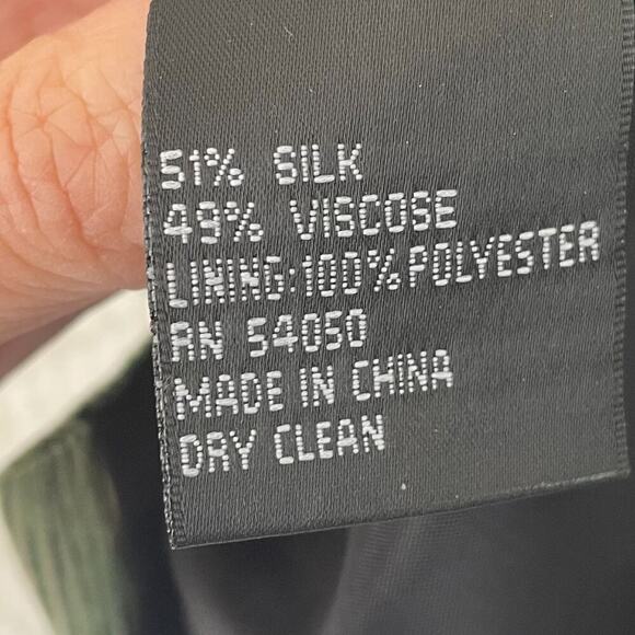 Green/Black Silk Blend Cropped Tank/Sleeveless Blouse/Top, Size 8P - Picture 10 of 14